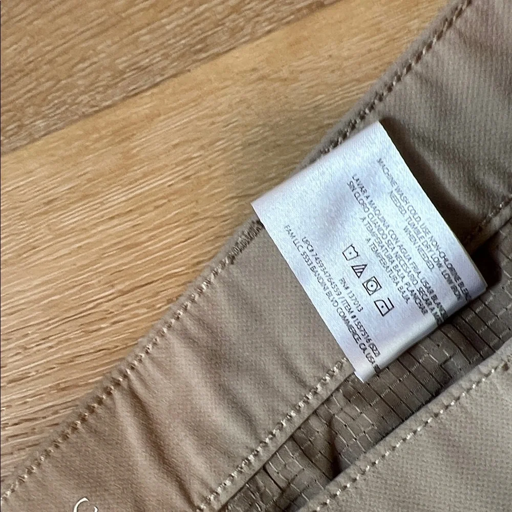 Banana republic men 40 waist 30 length tan 100% Polyester